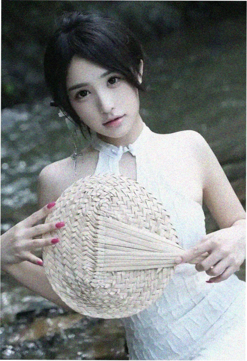 竖屏短剧离婚当天我继承了一座岛封面